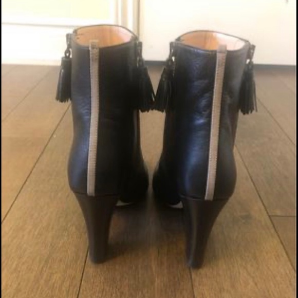 Brandnew Sarah Jessica Parker(SJP) Handmade in Italy black leather ankle boots. - Picture 3 of 10